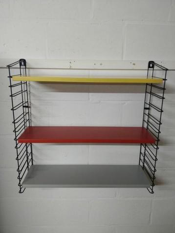 Vintage midcentury wandrekje | boekenrekje Tomado beschikbaar voor biedingen