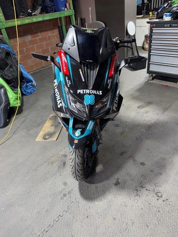Tmax 500, Particulier