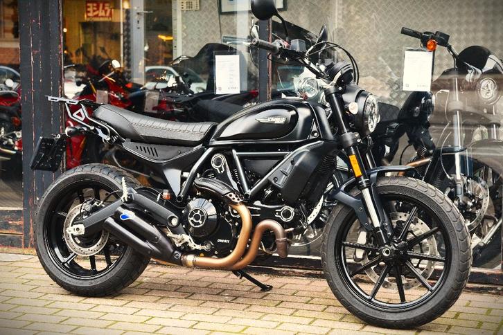 DUCATI SCRAMBLER ICOON DONKER ***MOTOVERTE.BE***, Motoren, Motoren | Ducati, Bedrijf, Naked bike, 2 cilinders, Ophalen