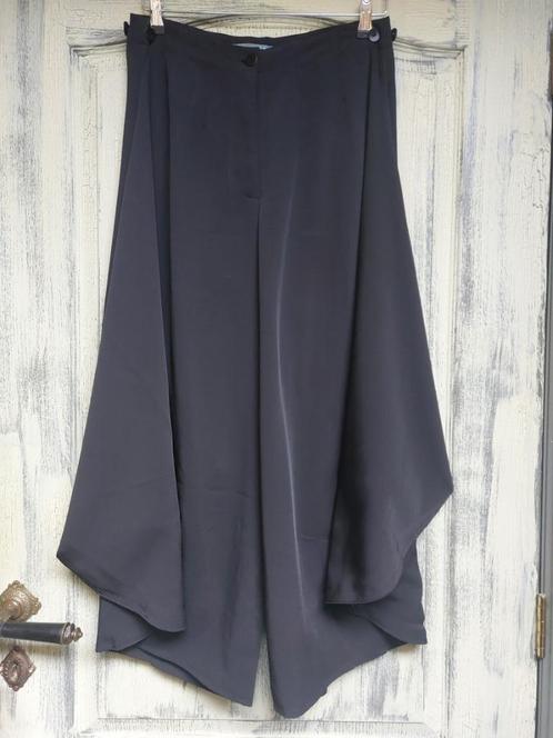 BOHEMIA wijde zwarte broek., Kleding | Dames, Broeken en Pantalons, Zo goed als nieuw, Maat 38/40 (M), Zwart, Lang, Verzenden