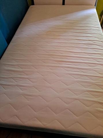 Matras en boxspring van 120X200CM  beschikbaar voor biedingen