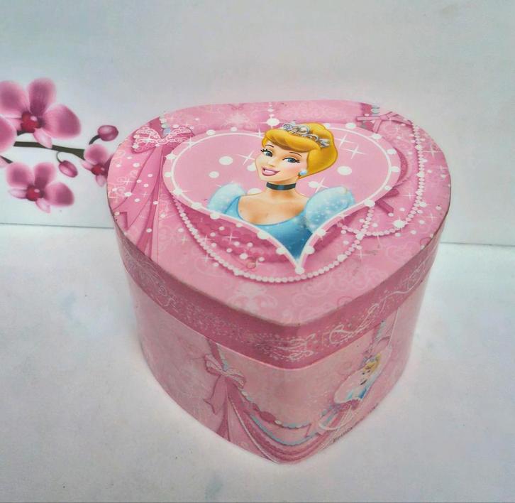 Boîte à bijoux Disney Music, Collections, Disney, Autres types, Cendrillon ou Belle, Enlèvement ou Envoi