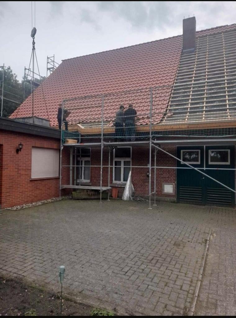 Un couvreur recherche des commandes, Bricolage & Construction, Échafaudages, Enlèvement ou Envoi