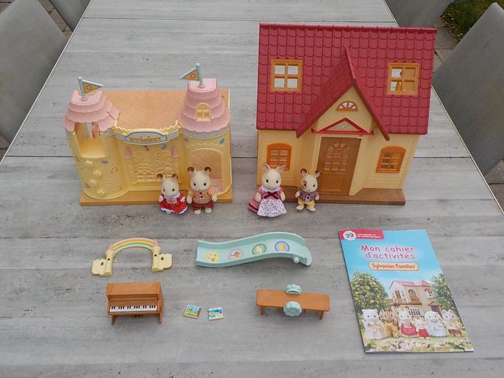 Sylvanian Families 5316 La crèche + Le lapin familial, Enfants & Bébés, Jouets | Maisons de poupées, Comme neuf, Maison de poupées