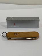 Victorinox pocket knife Wood Classic SD, Antiek en Kunst, Antiek | Gereedschap en Instrumenten, Verzenden
