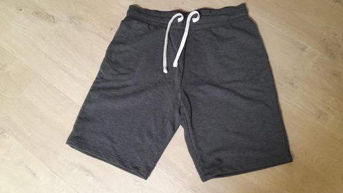 C&A: Donkergrijze Herenshort (Medium) NIEUW, Kleding | Heren, Broeken en Pantalons, Nieuw, Maat 48/50 (M), Grijs, Ophalen of Verzenden