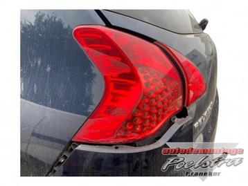 Achterlicht links van een Peugeot 3008 beschikbaar voor biedingen