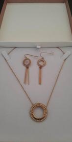 Juwelenset Victoria rosé (halsketting + oorringen), Handtassen en Accessoires, Nieuw, Goud, Ophalen