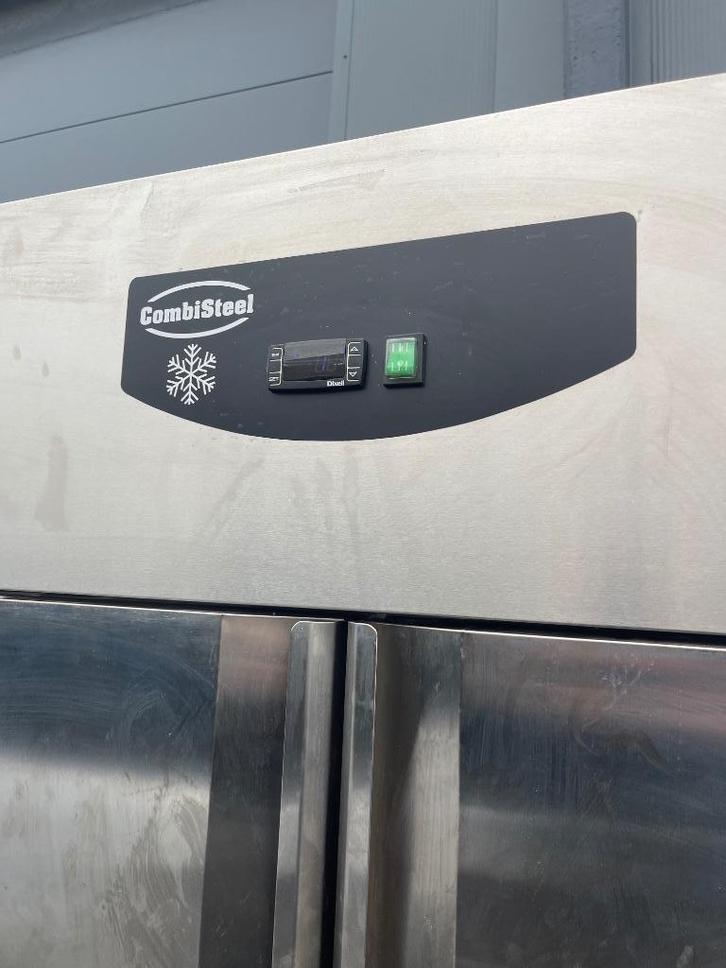 Congélateur mobile Combisteel à deux portes (sur roues), Articles professionnels, Horeca | Équipement de cuisine, Refroidissement et Congélation