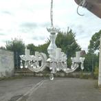 Lustre en verre, Enlèvement, Verre