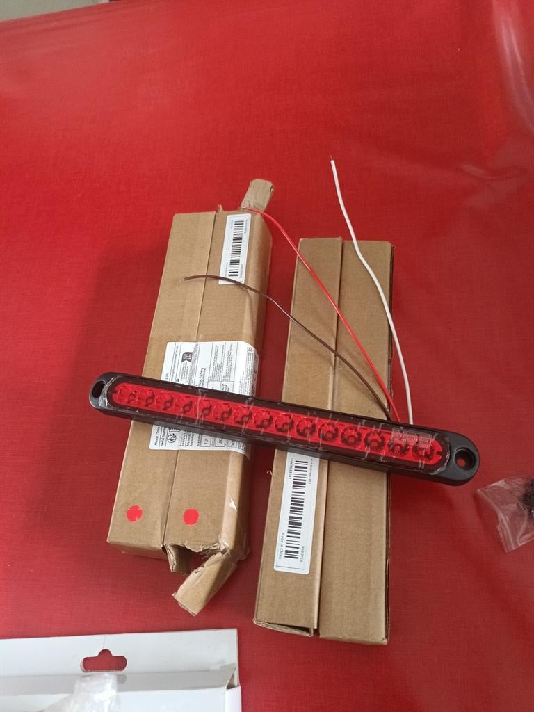 Stop en achter ligt nieuw miskoop voor motor of remork, Ophalen