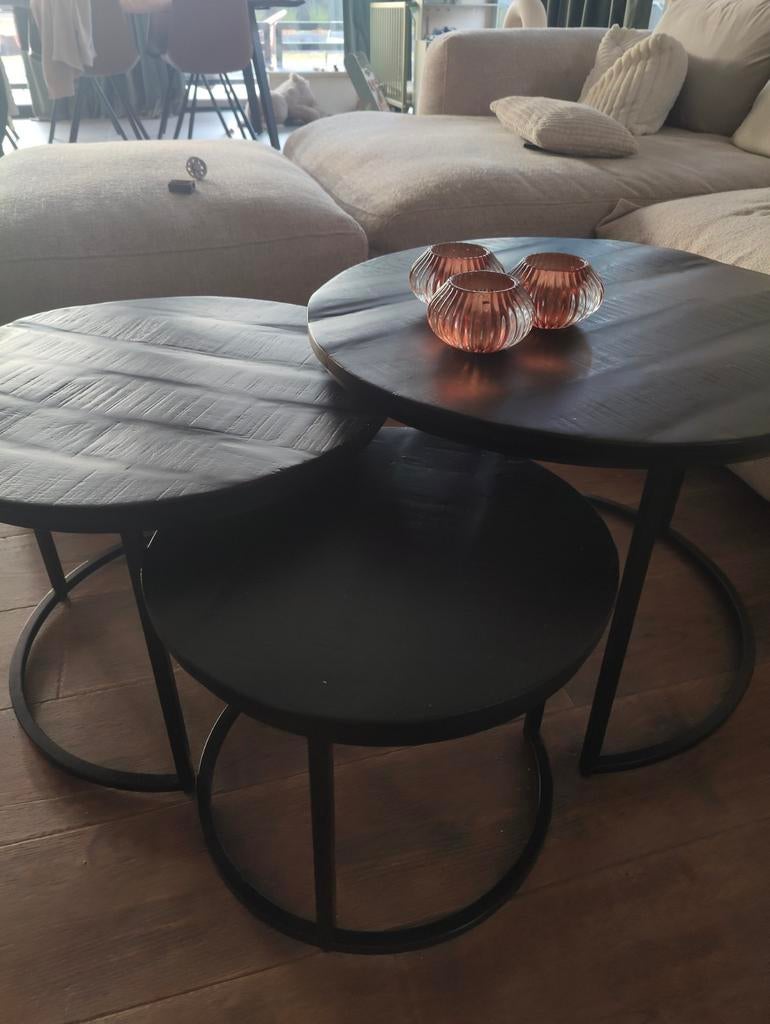 Set van 3 ronde salontafels – zwart grof mangohout en metaal, Maison & Meubles, Tables | Tables de salon, Comme neuf, Rond, Autres essences de bois