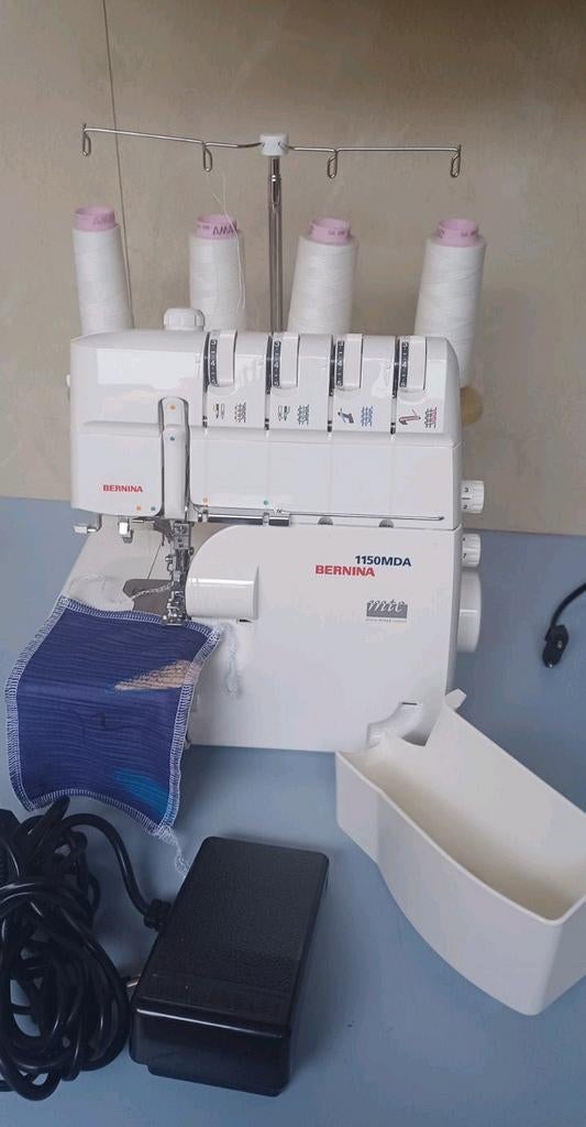 Bernina 1150 MDA surjeteuse, Hobby en Vrije tijd, Naaimachines en Toebehoren, Lockmachine, Bernina, Ophalen of Verzenden