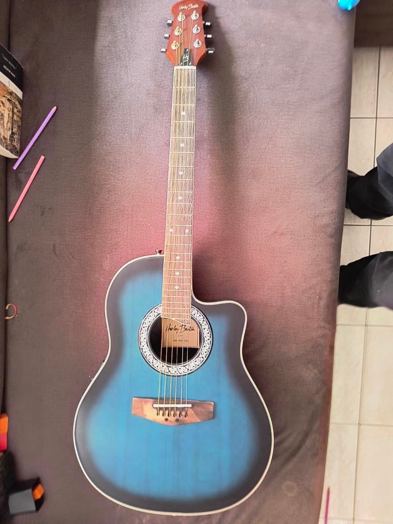 Guitare Harley Benton, Musique & Instruments, Instruments à corde | Guitares | Basses, Enlèvement, Acoustique