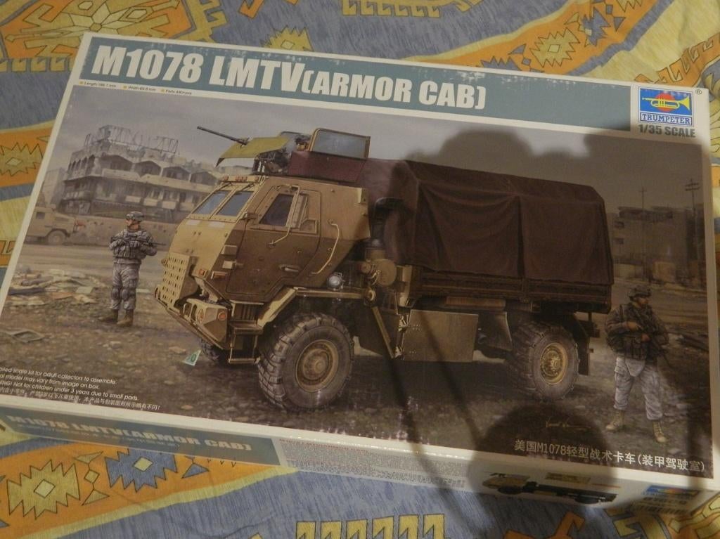1/35 Trumpeter M1078 LMTV, Hobby en Vrije tijd, Modelbouw | Auto's en Voertuigen, Zo goed als nieuw, Truck, Groter dan 1:32, Overige merken