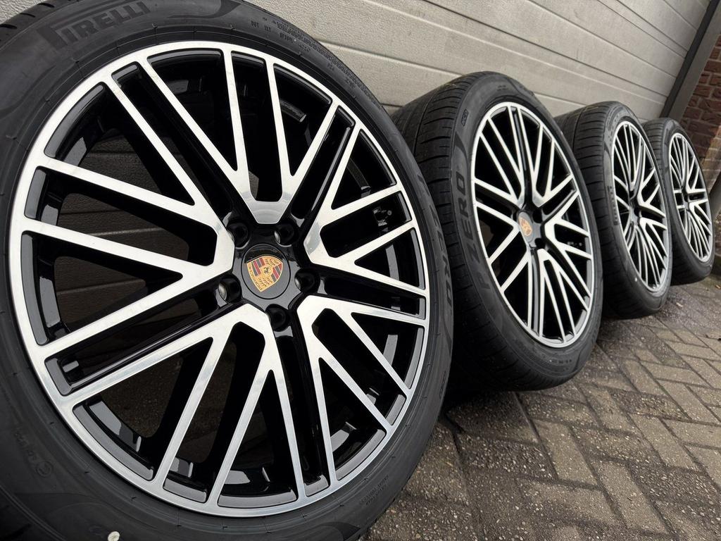 22 “ Porsche Cayenne S E3 9Y E-Hybrid Turbo GTS Coupe velgen, -, 285 mm, -, Banden en Velgen