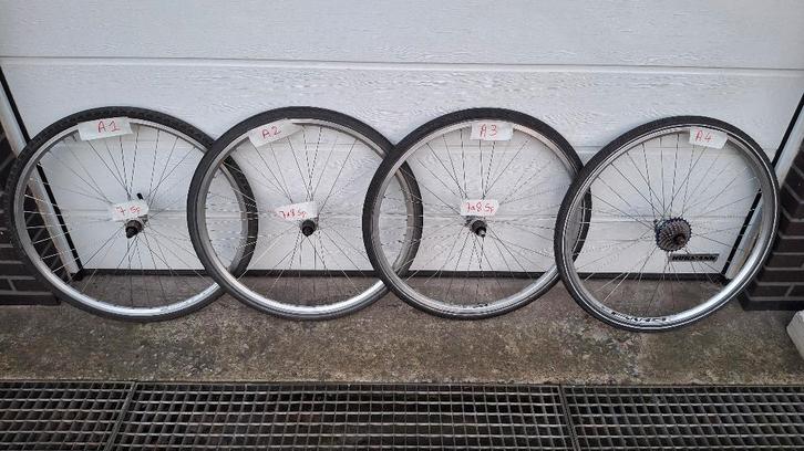 28" Fiets ACHTERWIEL damesfiets herenfiets zeer goede staat, Fietsen en Brommers, Fietsonderdelen, Zo goed als nieuw, Wiel, Aluminium