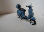 Scooter van het type Vespa/Piaggio in een gereduceerd model, Antiek en Kunst, Ophalen of Verzenden