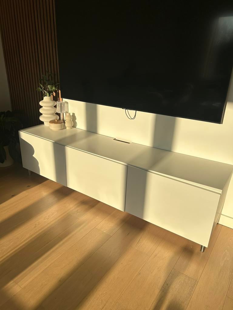 tv kast, Enlèvement, Comme neuf