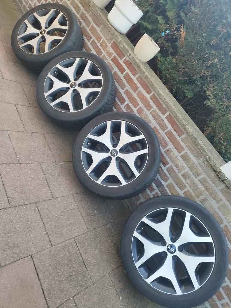 Originele Kia Sportage aluminium velgen 245/45/ZR19+sensoren, Auto-onderdelen, Banden en Velgen, Banden en Velgen, Zomerbanden