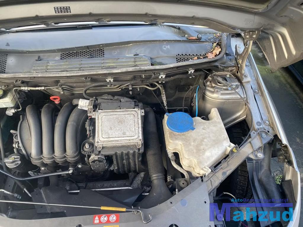 MERCEDES B-KLASSE W245 Ruitensproeiertank reservoir 2005-201, Gebruikt, Mercedes-Benz AG, Mercedes-Benz, Mercedesstrasse 120
70372  Stuttgart, DE