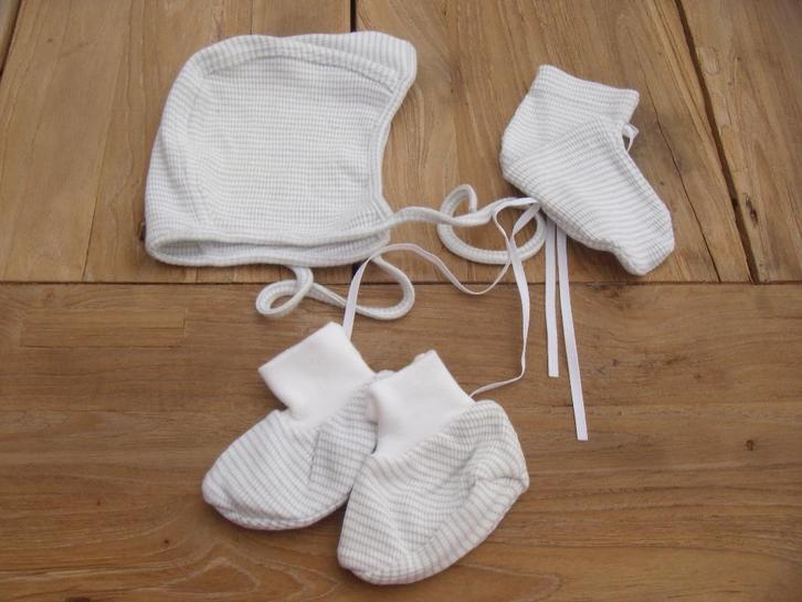 Baby setje - mutsje + wantjes + slofjes, Kinderen en Baby's, Babykleding | Mutsen, Sjaals en Wanten, Zo goed als nieuw, Setje