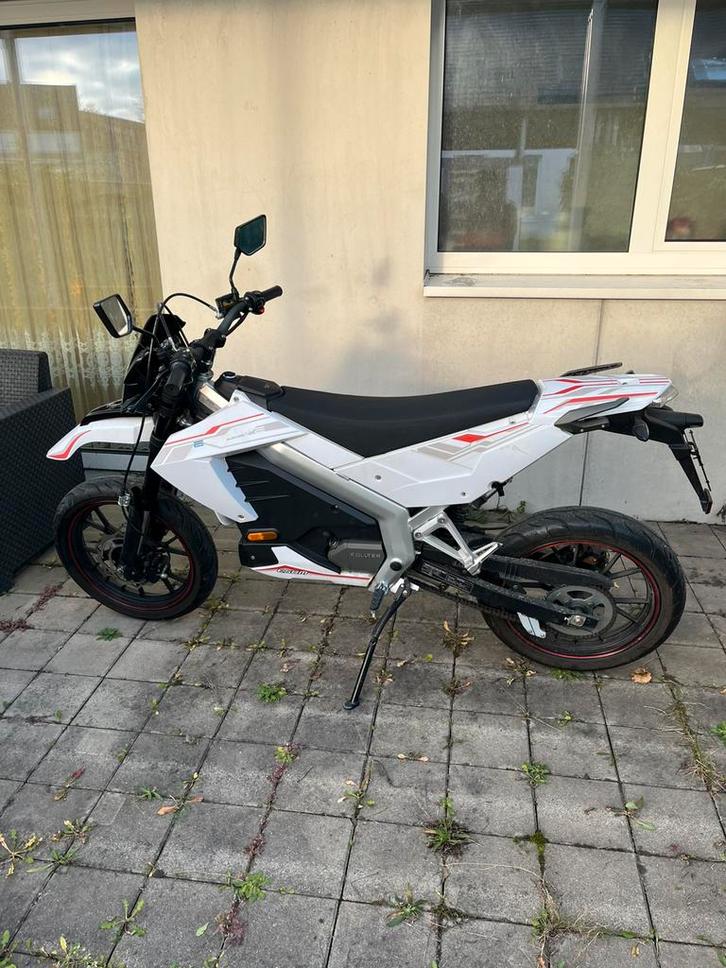 Elektrische Crossmotor te koop of te ruil, Fietsen en Brommers, Brommers | Derbi, Zo goed als nieuw, Klasse B (45 km/u), Ophalen
