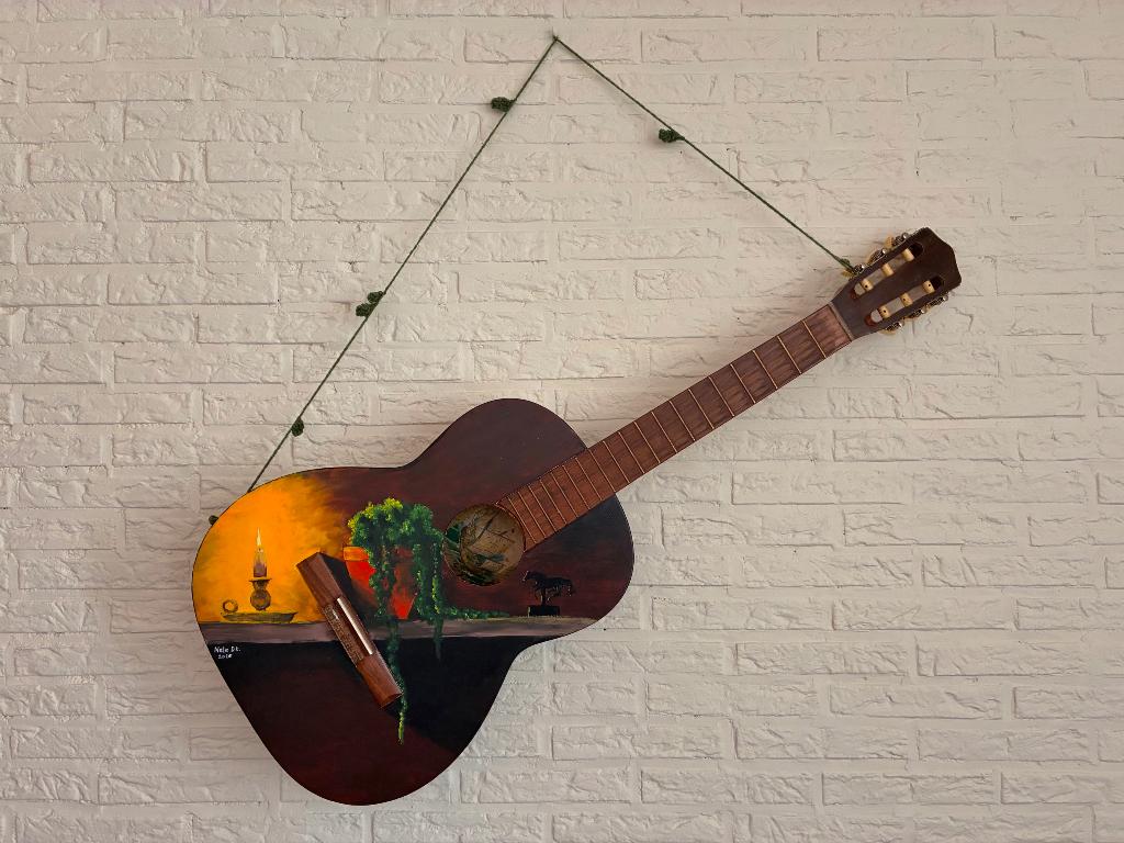 Unieke handgeschilderde gitaar - decoratie + bespeelbaar, Antiquités & Art, Art | Autres Art, Enlèvement