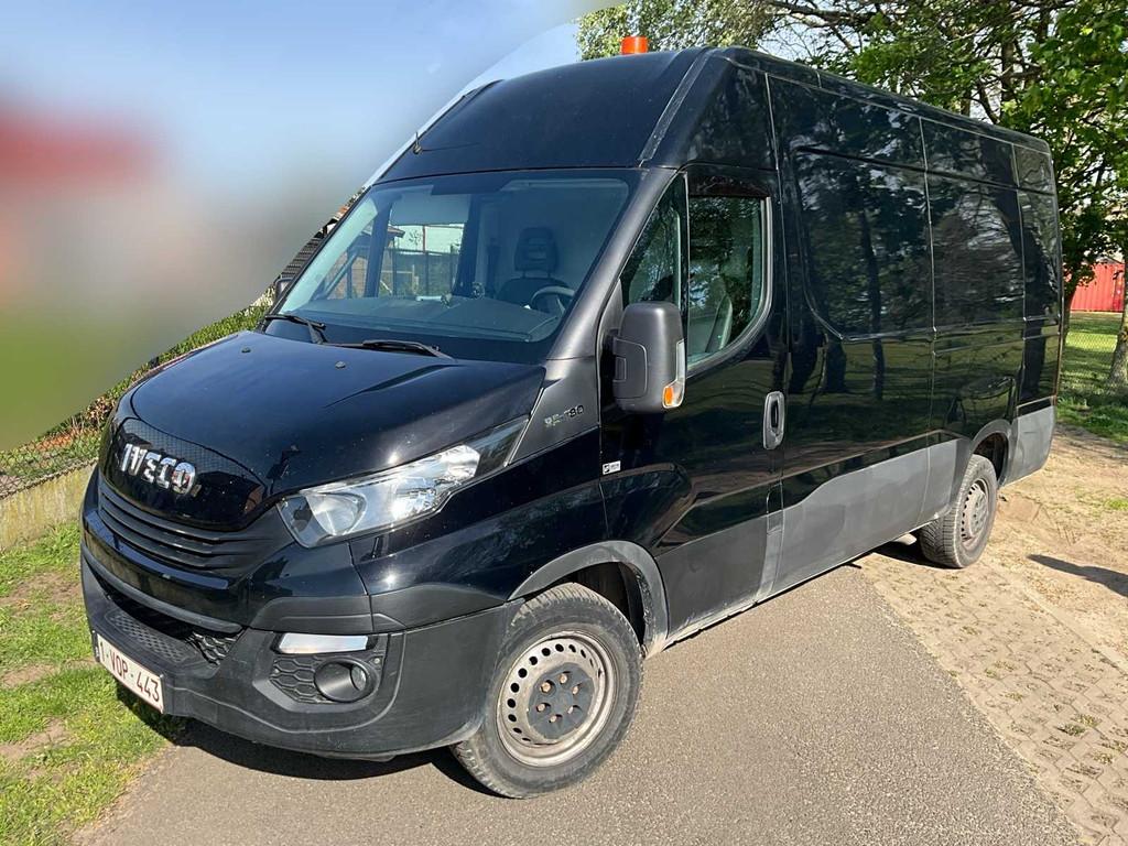 2019 Iveco Daily 35S18 - 3L - automaat- airco lichte vracht, Auto's, Overige Auto's, Automaat, Gebruikt, Euro 6, Bedrijf