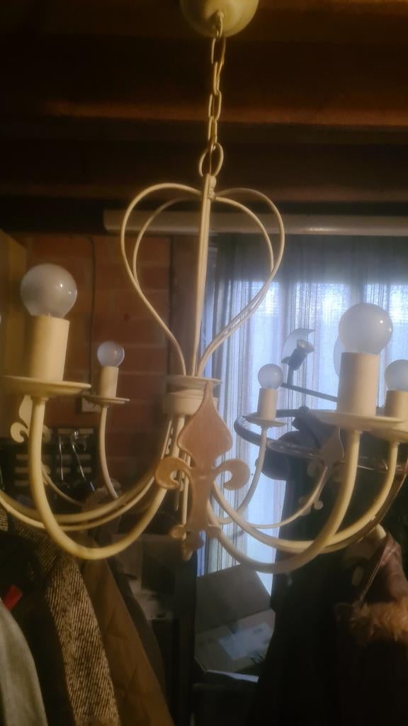 Landelijke luchter, Ophalen