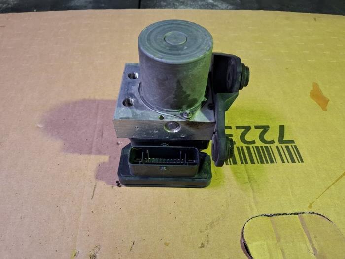 Pompe ABS d'un Volkswagen Polo, Autos : Pièces & Accessoires, Électronique & Câbles, Volkswagen, Utilisé, 3 mois de garantie, Enlèvement ou Envoi