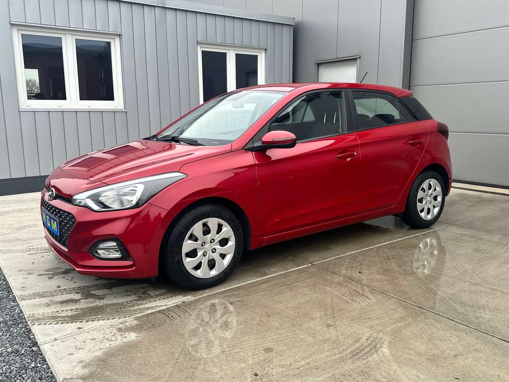 Hyundai i20 i20 1.2 * 12 m garantie *, Autos, Hyundai, Rouge, Achat, 74 ch, Euro 6
