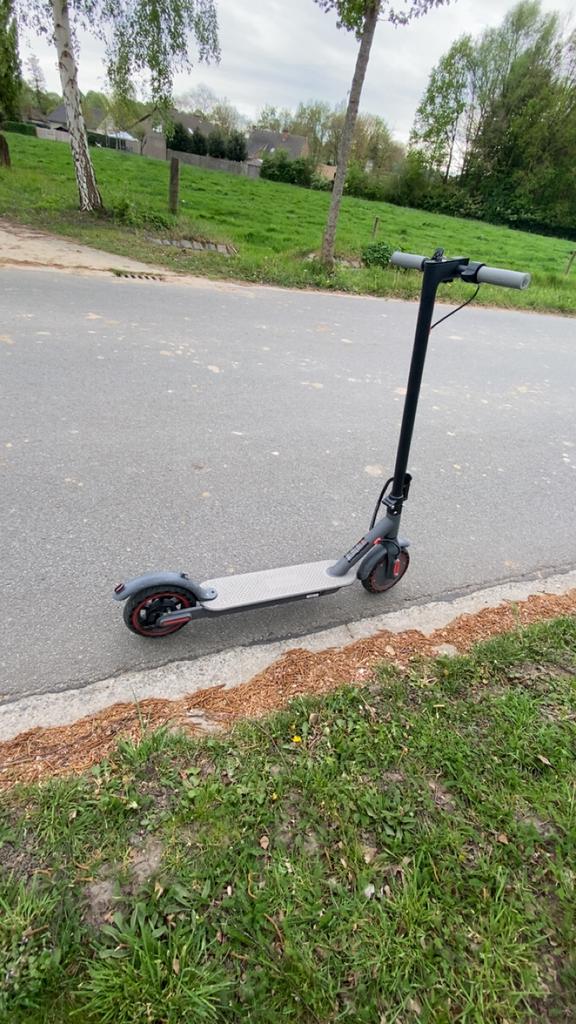 Yourfs step, Vélos & Vélomoteurs, Trottinettes, Enlèvement, Comme neuf, Step électrique (E-scooter)