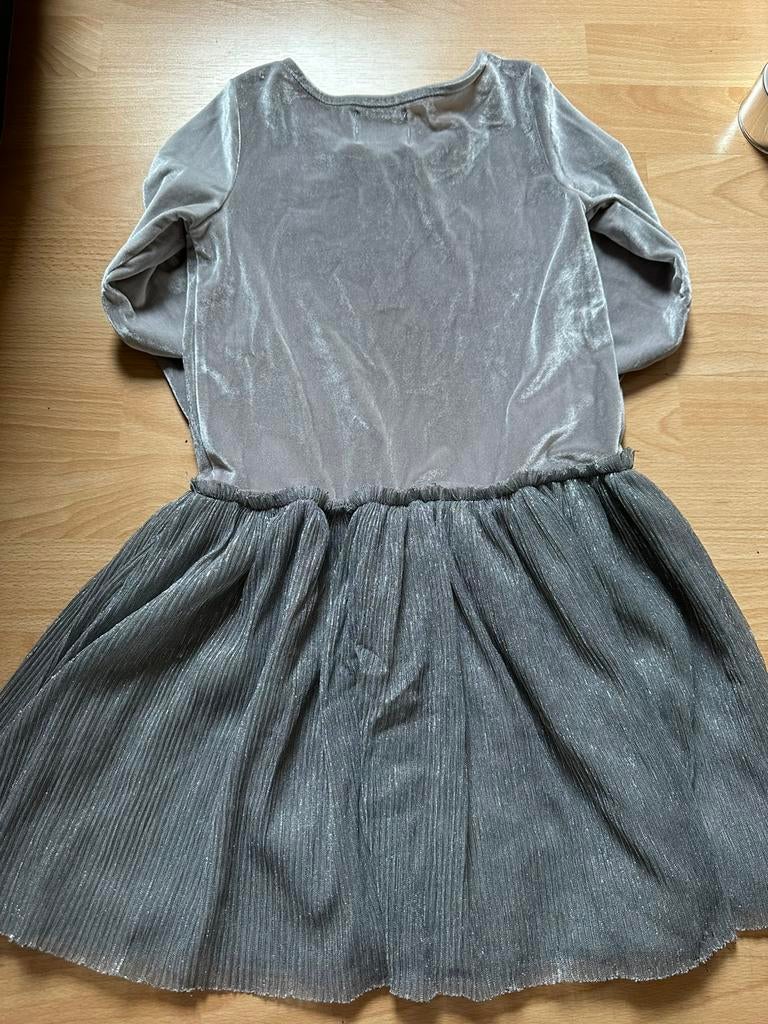 mooi grijs jurk voor miesjes maat 128, Ophalen, Zo goed als nieuw