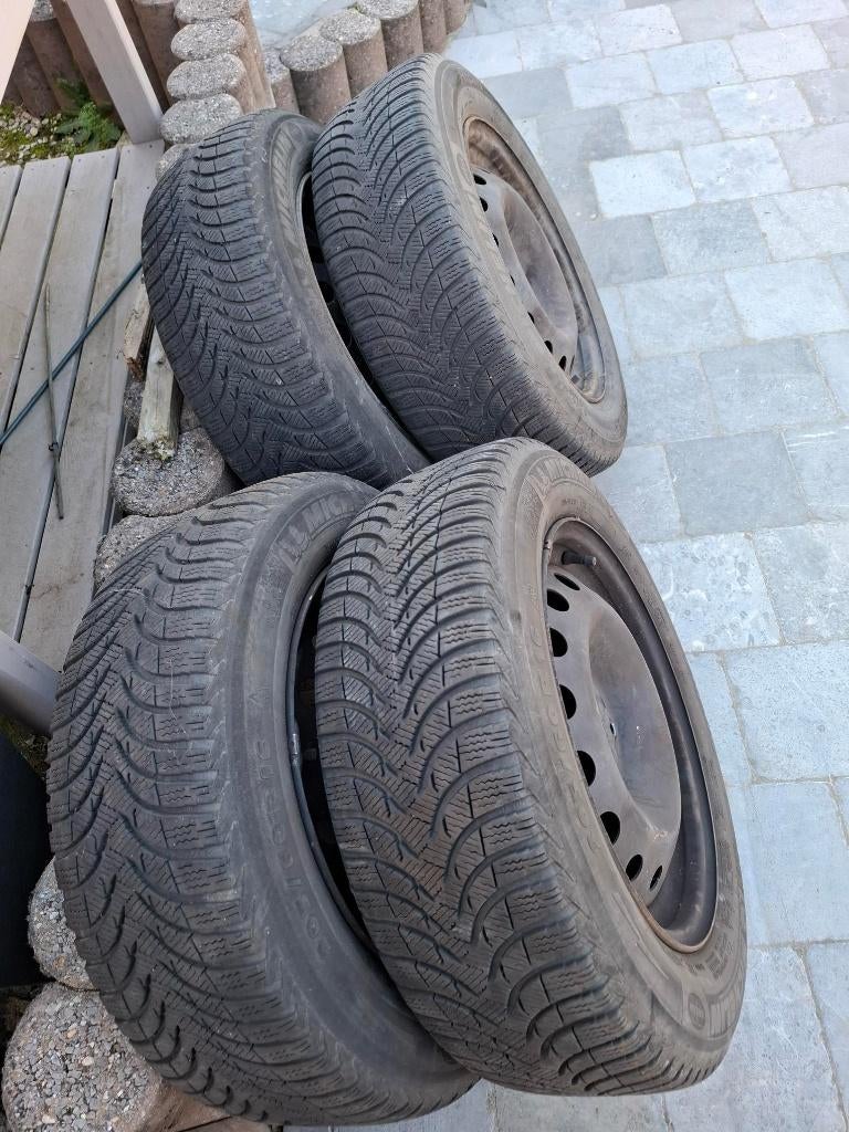 Michelin 4 autobanden 205/60 R16 Alpin, Ophalen, Gebruikt, 16 inch, Banden en Velgen