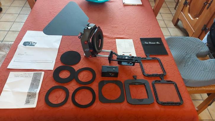 Matte box pro videocamera's, TV, Hi-fi & Vidéo, Caméscopes numériques, Comme neuf, Canon, Enlèvement ou Envoi