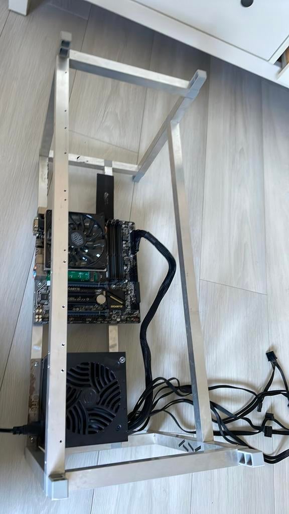 Voeding cpu en moederbord in rek, Computers en Software, Servers, Ophalen