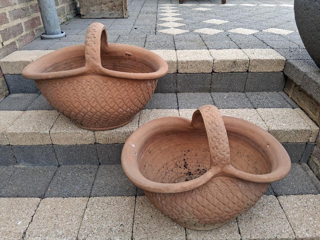 2 Bloempotmandjes, Gebruikt, Minder dan 40 cm, Overige vormen, Terracotta