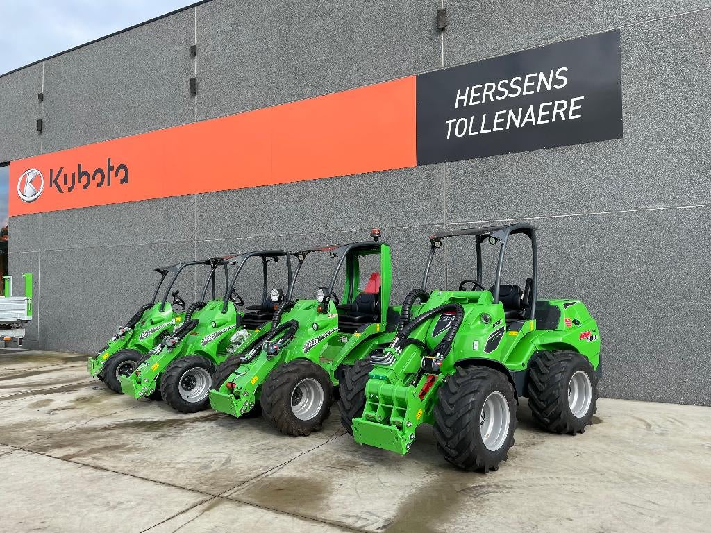 Avant kniklader, Ophalen, Wiellader of Shovel