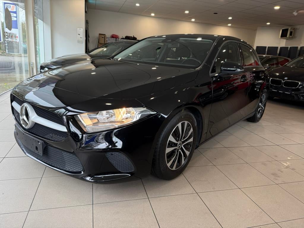 Mercedes A180 Automaat 1332cc benzine 100kw bwj 27/05/2022, Auto's, 4 cilinders, Zwart, Bedrijf, 5 zetels