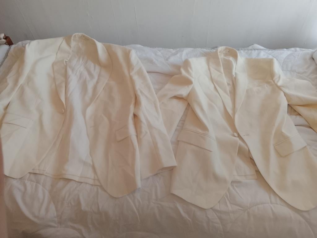 Costume Blanc lot neuf 48 et 54, Huis en Inrichting, Stoffering | Gordijnen en Lamellen, Ophalen of Verzenden, Wit