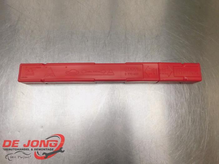 Triangle de présignalisation d'un Mini Mini, Autos : Pièces & Accessoires, -, 3 mois de garantie, -, -