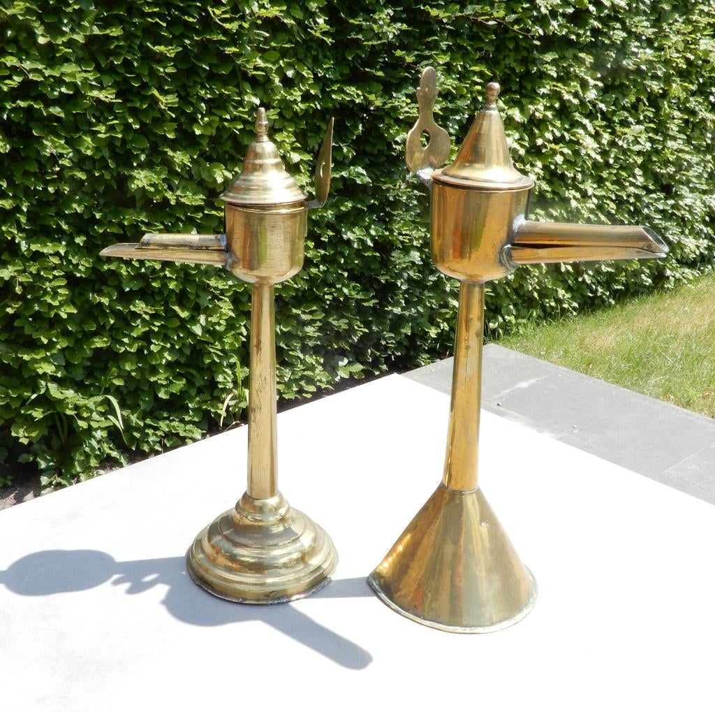 Geelkoperen petroleumlampjes, Ophalen