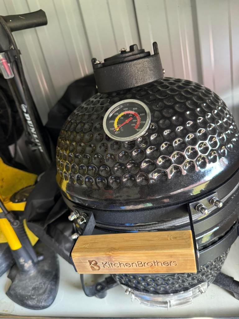 Kamado kitchen brothers, Tuin en Terras, Ophalen, Zo goed als nieuw, Met accessoires