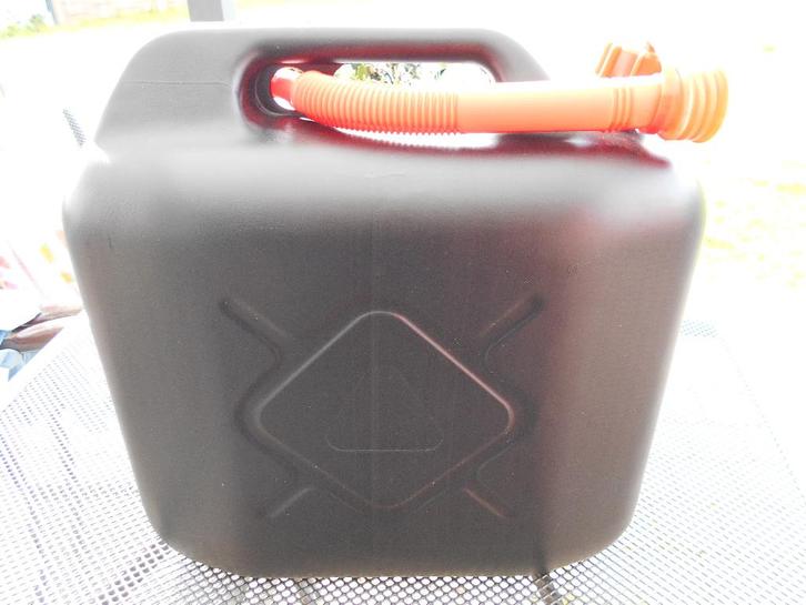 jerrican pour essence 20L, Autos : Pièces & Accessoires, Systèmes à carburant, Utilisé, Enlèvement