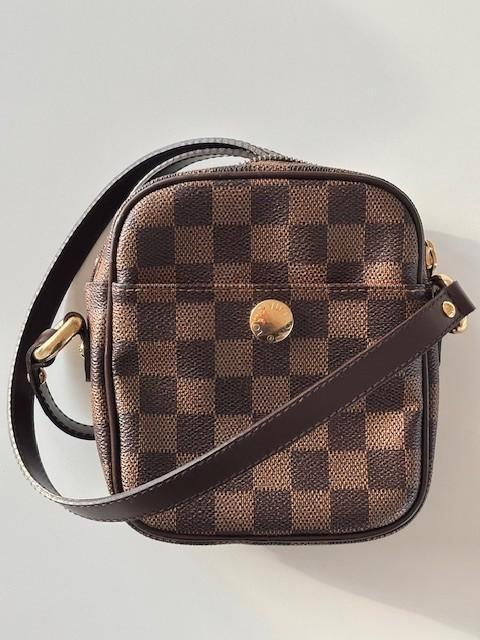 Louis Vuitton crossbody Tas Damier Ebene Rift, Bijoux, Sacs & Beauté, Sacs | Sacs Femme, Comme neuf, Sac à bandoulière, Brun, Enlèvement ou Envoi
