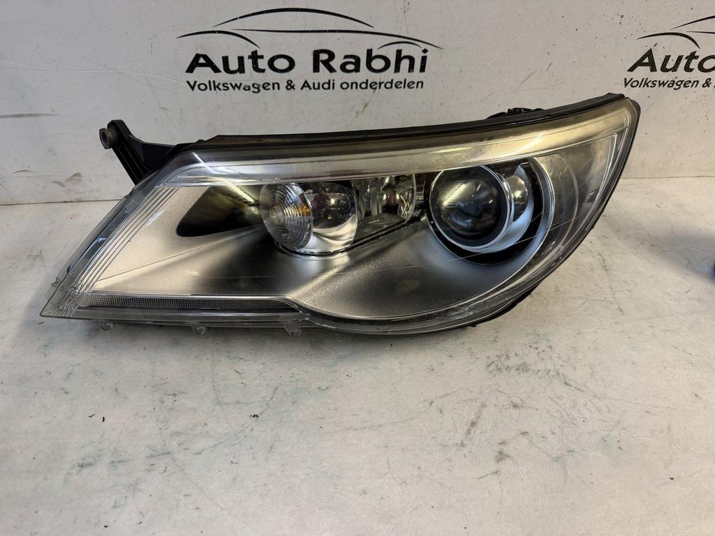 VW Tiguan 5N koplamp links 5N1941031T, Gebruikt, -, -, Ophalen of Verzenden