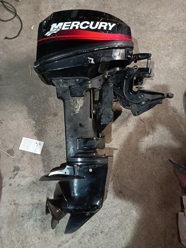 Moteur Mercury 10cv (poussé 15cv) arbre long, Comme neuf, Enlèvement, Moteur hors-bord, Essence