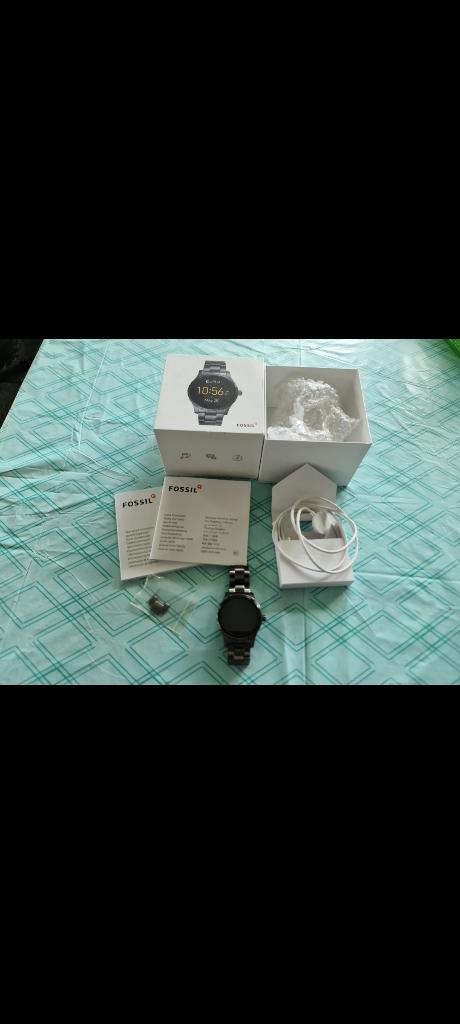 Android Smartwatch van het merk Fossil, Handtassen en Accessoires, Smartwatches, Nieuw, Android, Grijs, Ophalen