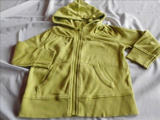 vestje maat 104 BEL &BO, Enfants & Bébés, Vêtements enfant | Taille 104, Pull ou Veste, Comme neuf, Fille, Frizzy by Bel & Bo